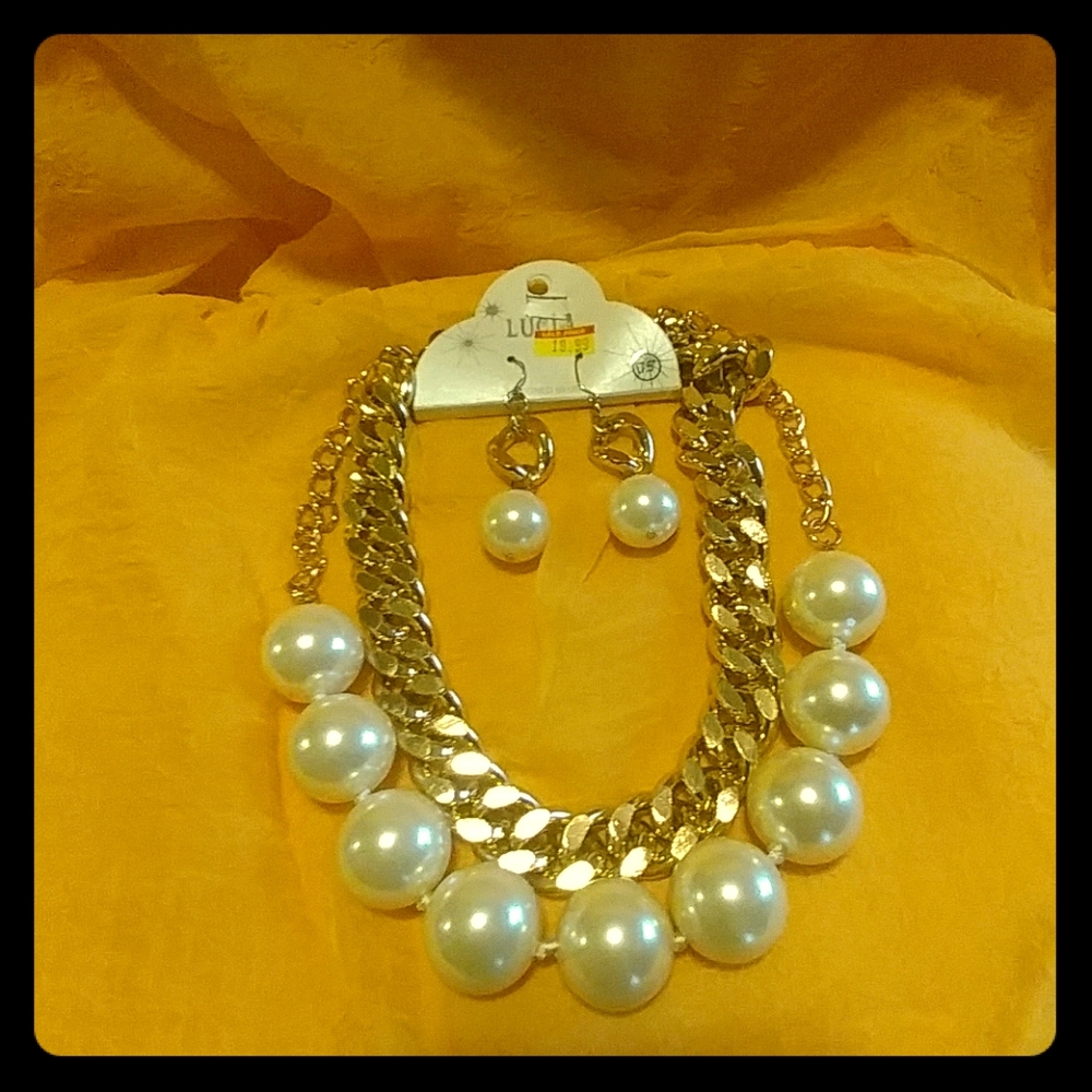 Necklace and Earring set.